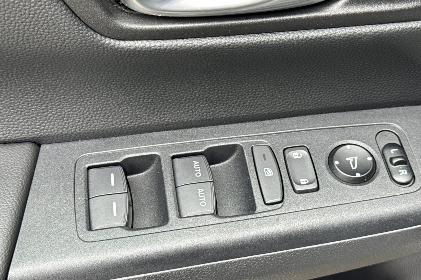Certified 2025 Honda CR-V Sport image 13