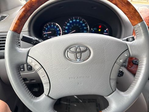 Used 2006 Toyota Sienna AWD image 26