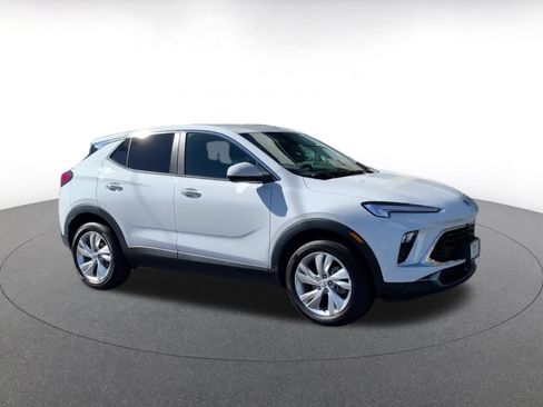 Used 2025 Buick Encore GX Preferred image 2