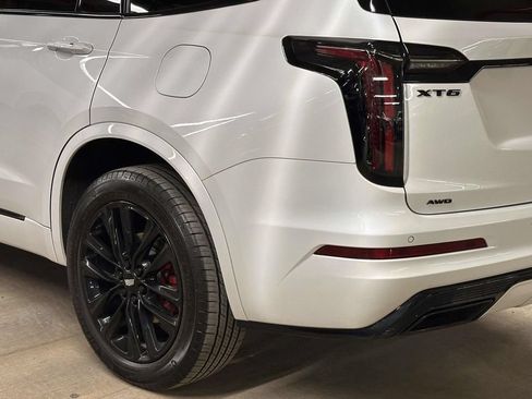 Used 2023 Cadillac XT6 Sport w/ LPO, ONYX Package AWD/4WD image 10
