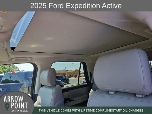 Used 2025 Ford Expedition Active RWD image 22
