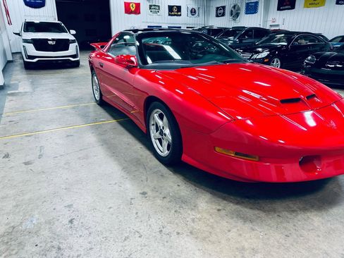 Used 1997 Pontiac Firebird Trans Am RWD image 18