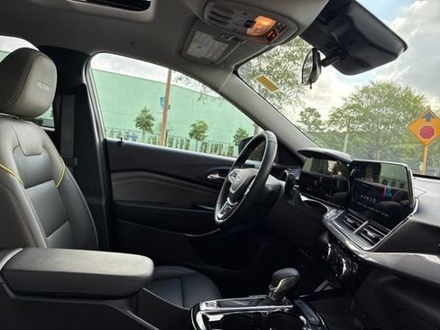 Used 2025 Chevrolet Trax ACTIV w/ Sunroof Package FWD image 21