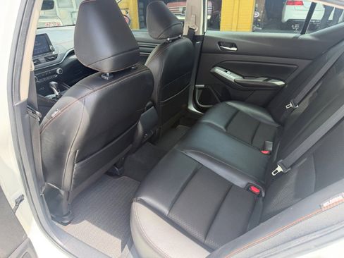 Used 2021 Nissan Altima 2.5 SR FWD image 13