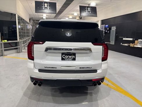 Used 2024 GMC Yukon Denali w/ Advanced Technology Package image 8