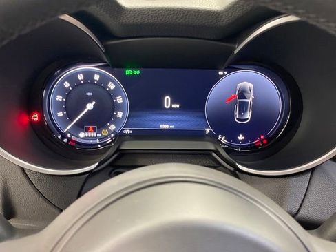 Used 2024 Alfa Romeo Stelvio Ti w/ Performance Driving Package image 9