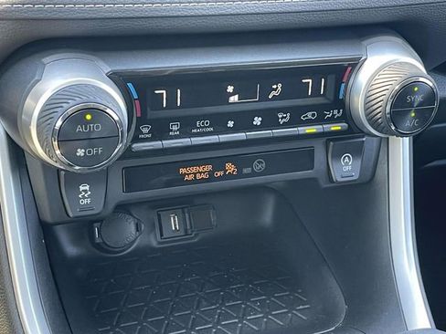 Used 2020 Toyota RAV4 XLE w/ Convenience Package image 36