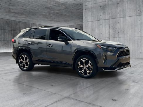 Used 2025 Toyota RAV4 XSE AWD/4WD image 7