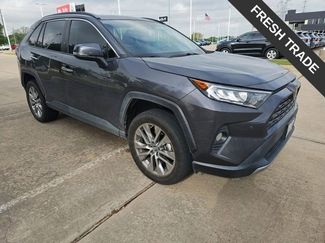 Used 2019 Toyota RAV4 Limited video 1
