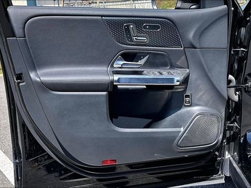Used 2025 Mercedes-Benz GLB 250 image 17