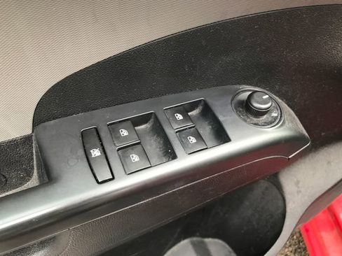 Certified 2015 Chevrolet Sonic LT image 8