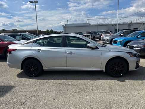 New 2025 Nissan Altima 2.5 SV w/ SV Special Edition Package image 2