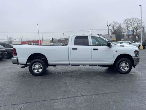 New 2026 RAM 2500 Tradesman w/ Chrome Appearance Group AWD/4WD image 9