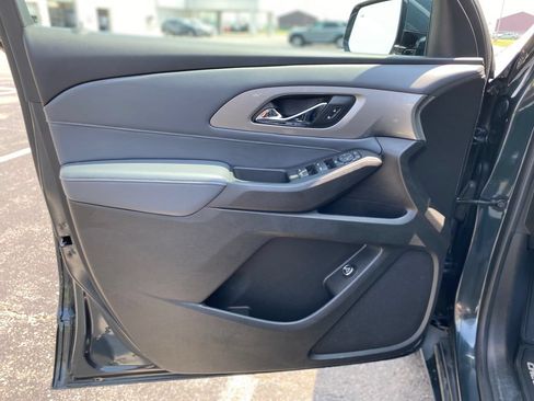 Used 2018 Chevrolet Traverse LT AWD/4WD image 19