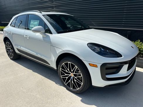 Used 2026 Porsche Macan AWD/4WD image 11