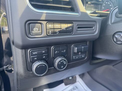 Used 2021 Chevrolet Tahoe Z71 w/ Z71 Signature Package AWD/4WD image 30