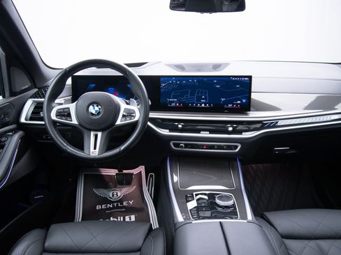 Used 2025 BMW X5 M60i w/ Climate Comfort Package image 39