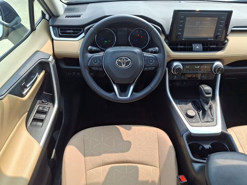 Certified 2021 Toyota RAV4 XLE w/ Convenience Package AWD/4WD image 12