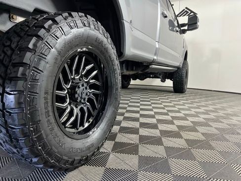 Used 2022 Ford F350 Platinum w/ FX4 Off-Road Package image 5