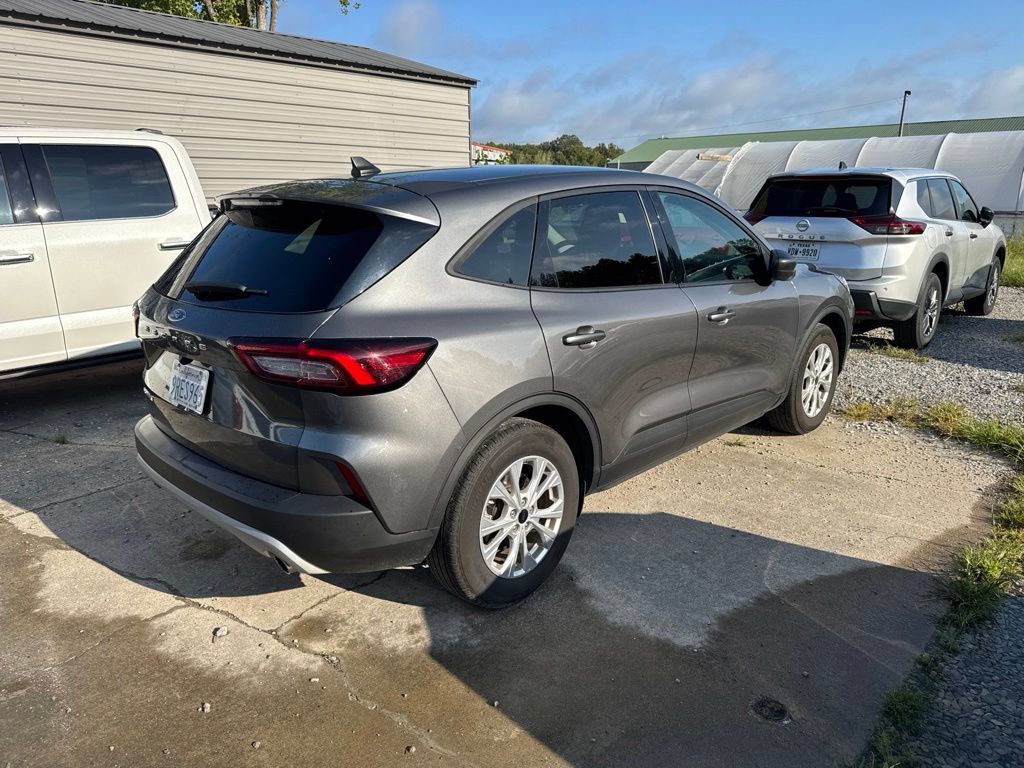 Used 2025 Ford Escape Active FWD image 3