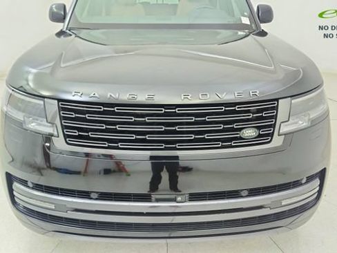 Used 2024 Land Rover Range Rover SE AWD/4WD image 8