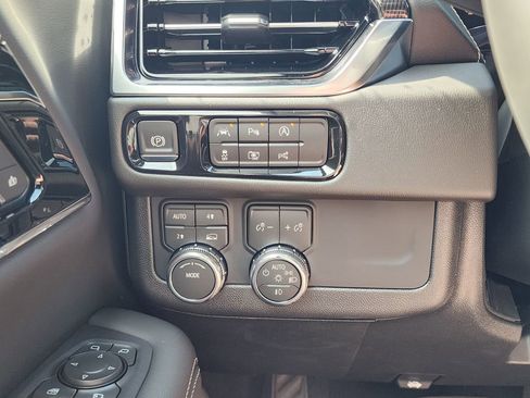 New 2026 GMC Yukon Elevation AWD/4WD image 17