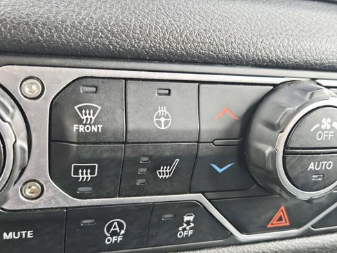 Used 2024 Jeep Gladiator Sport image 33