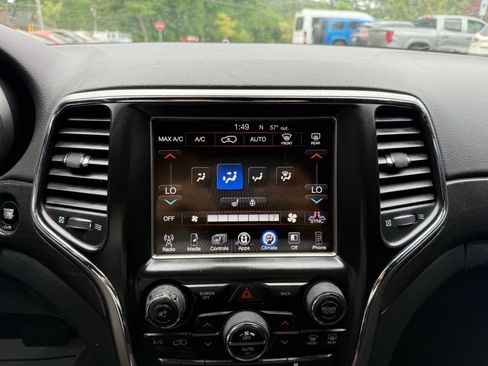 Used 2017 Jeep Grand Cherokee Altitude image 43