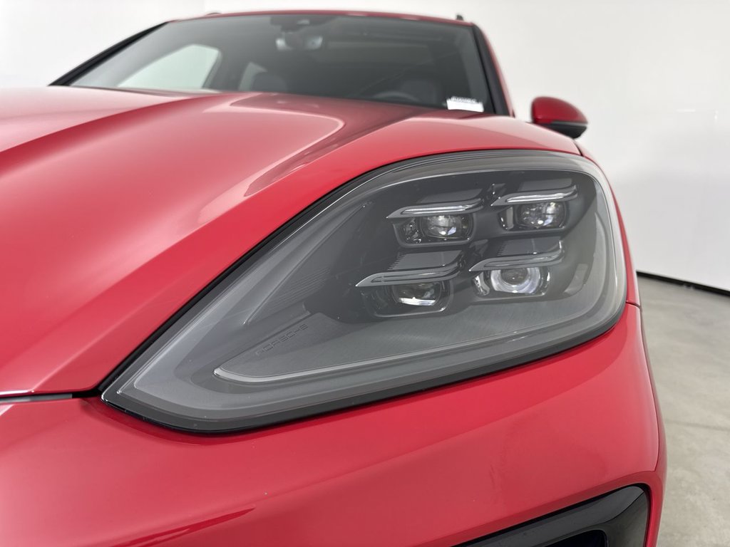 Certified 2025 Porsche Cayenne AWD/4WD image 11