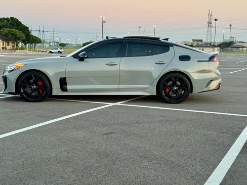 Used 2018 Kia Stinger GT2 AWD/4WD image 7