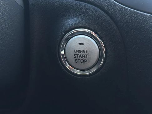 Used 2010 Hyundai Genesis 3.8 RWD image 32