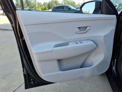 New 2026 Hyundai Kona SE image 18