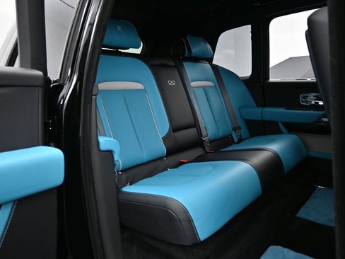 Used 2024 Rolls-Royce Cullinan Black Badge w/ Driver's Package image 30