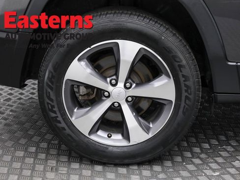 Used 2021 Jeep Cherokee Limited image 32