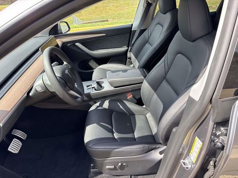 Used 2025 Tesla Model Y Performance AWD/4WD image 6