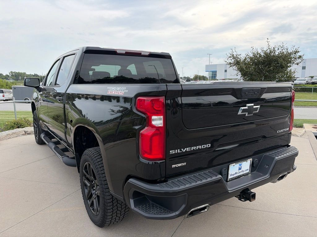 Used 2022 Chevrolet Silverado 1500 Custom Trail Boss w/ Safety Confidence Package AWD/4WD image 12