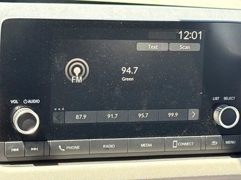 Used 2023 Honda HR-V LX image 19