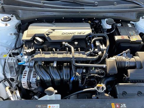 Used 2025 Hyundai Elantra Sport FWD image 29
