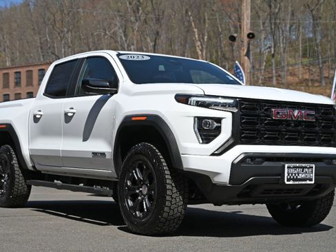 Used 2023 GMC Canyon Elevation w/ Elevation Premium Package image 8