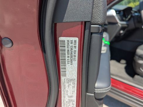 New 2025 Jeep Grand Cherokee 4WD image 40