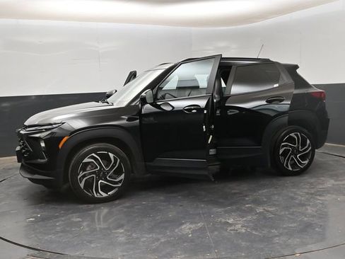 Used 2024 Chevrolet TrailBlazer RS image 33