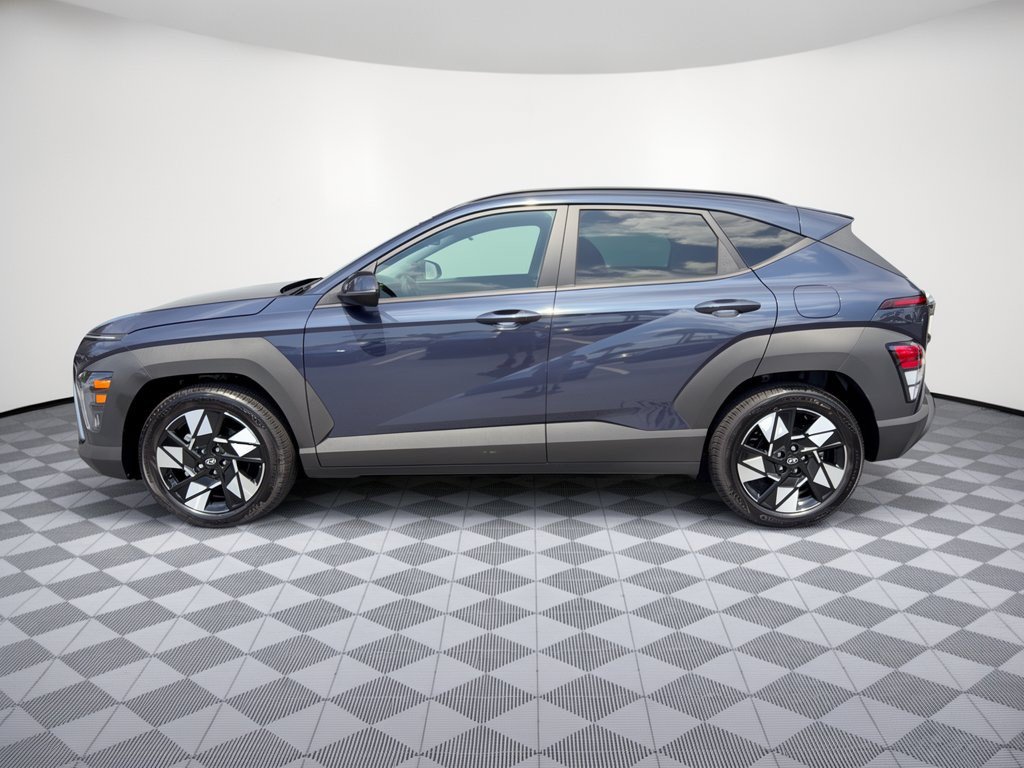 Used 2025 Hyundai Kona SEL FWD image 2