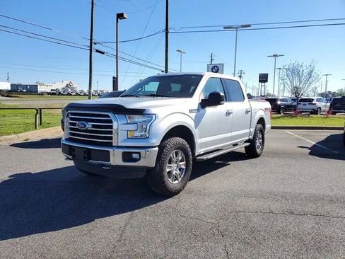 Used 2015 Ford F150 XLT w/ Equipment Group 302A Luxury image 2