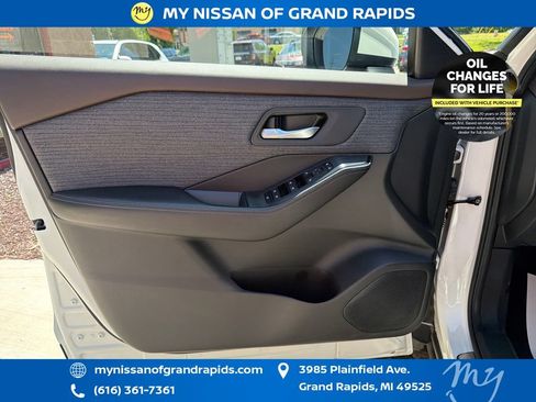 Used 2023 Nissan Rogue SV AWD/4WD image 11