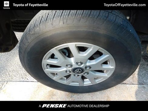 Used 2025 Toyota Tacoma SR5 AWD/4WD image 7