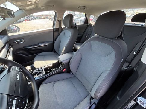 Used 2025 Kia K4 FWD image 28