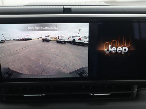 New 2025 Jeep Gladiator Sport image 12