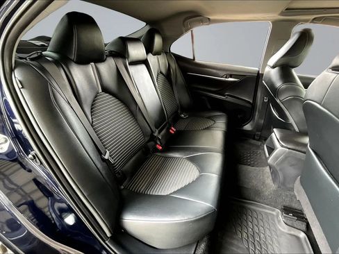Used 2022 Toyota Camry SE w/ Cold Weather Package FWD image 22