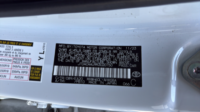 Used 2024 Toyota Prius XLE FWD image 31