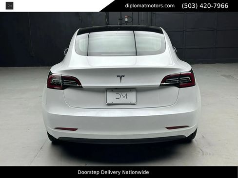 Used 2020 Tesla Model 3 Standard Range Plus RWD image 6